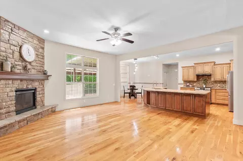 5174 S Clifton Ave, Springfield, MO 65810 photo 9