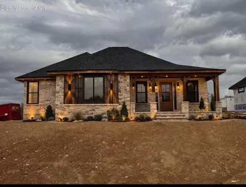 1797 E Skyline Ave, Ozark, MO 65721