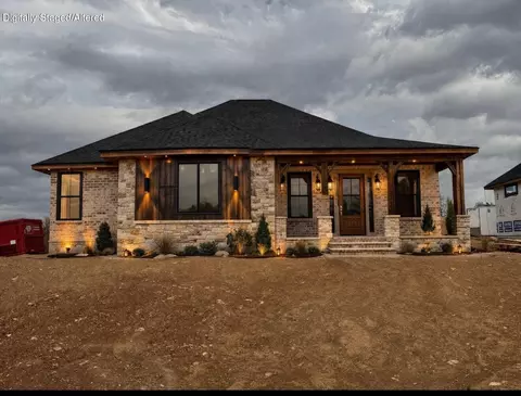 1797 E Skyline Ave, Ozark, MO 65721