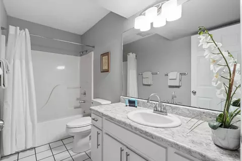 Bath - 123 Bunker Ridge Dr #12, Branson, MO 65616 photo 3 of 5