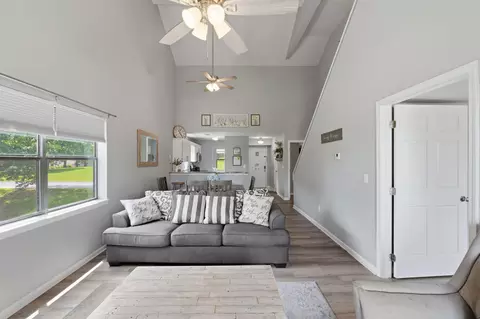 Living - 123 Bunker Ridge Dr #12, Branson, MO 65616 photo 2 of 4
