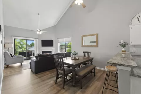 Dining - 123 Bunker Ridge Dr #12, Branson, MO 65616 photo 2 of 4