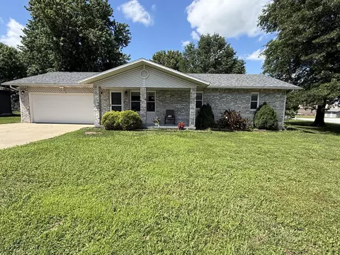 2205 W Auburn St, Bolivar, MO 65613