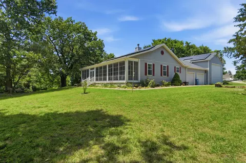 802 Hayes Ave, Carl Junction, MO 64834