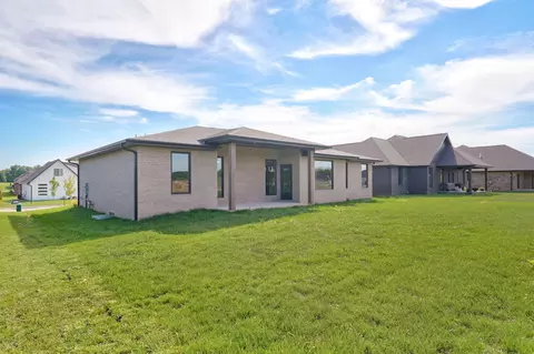 Exterior - 1825 E Skyline Ave, Ozark, MO 65721 photo 6 of 8