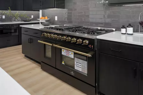 Kitchen - 1825 E Skyline Ave, Ozark, MO 65721 photo 3 of 7