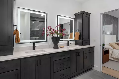 Bath - 1825 E Skyline Ave, Ozark, MO 65721 photo 2 of 5