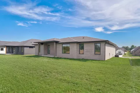 Exterior - 1825 E Skyline Ave, Ozark, MO 65721 photo 5 of 8