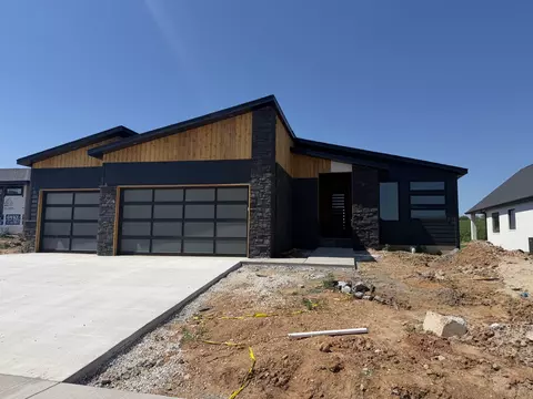 1837 E Skyline Ave, Ozark, MO 65721