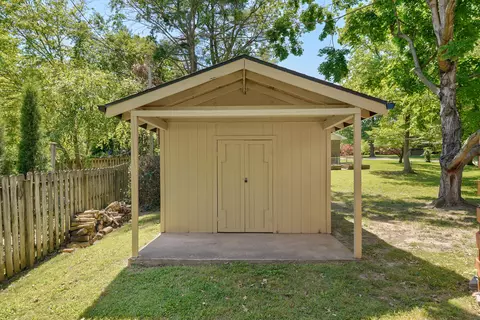 Exterior - 2709 S Glendale Ave, Springfield, MO 65804 photo 11 of 13