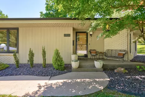 Exterior - 2709 S Glendale Ave, Springfield, MO 65804 photo 3 of 13