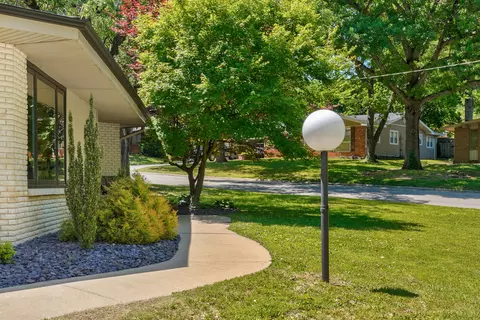 Exterior - 2709 S Glendale Ave, Springfield, MO 65804 photo 2 of 13