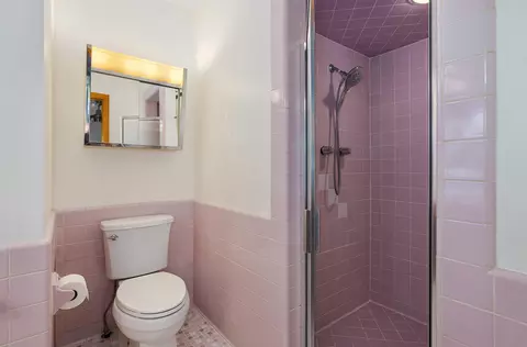 Bath - 2709 S Glendale Ave, Springfield, MO 65804 photo 1 of 6