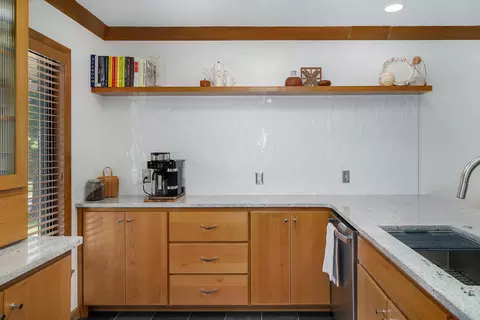 Kitchen - 2709 S Glendale Ave, Springfield, MO 65804 photo 4 of 6