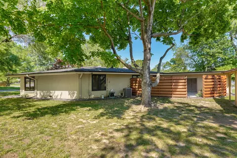 Exterior - 2709 S Glendale Ave, Springfield, MO 65804 photo 7 of 13
