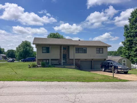 2902 Gleghorn St, West Plains, MO 65775