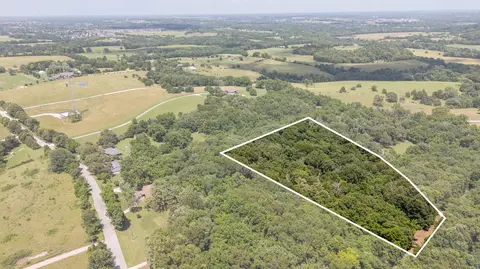 1326 Sassafras Ln, Nixa, MO 65714