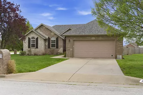 1912 E Warwick Dr, Ozark, MO 65721 photo 2