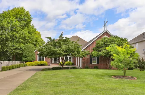 3331 E Fox Grape St, Springfield, MO 65804