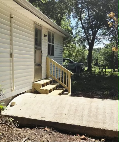 Exterior - 1007 Washington Ave, Crane, MO 65633 photo 6 of 7
