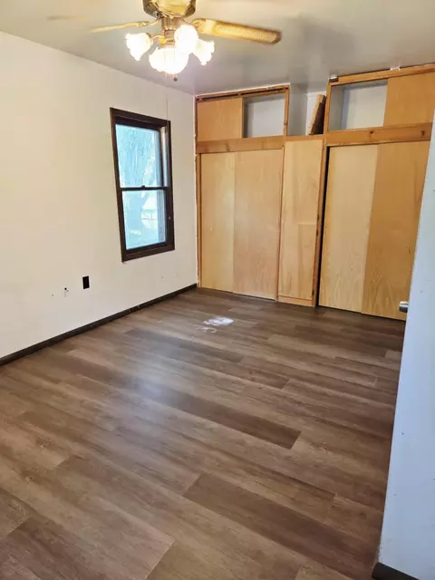 Bedroom - 1007 Washington Ave, Crane, MO 65633 photo 2 of 2