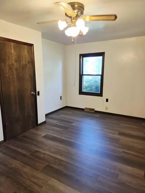 Bedroom - 1007 Washington Ave, Crane, MO 65633 photo 1 of 2