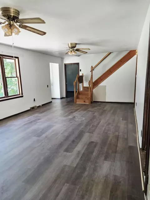 Living - 1007 Washington Ave, Crane, MO 65633 photo 3 of 3