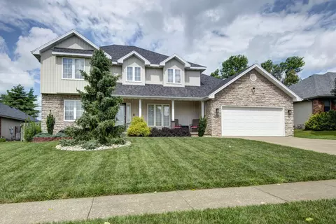 3669 N Oak Point Ave, Springfield, MO 65803