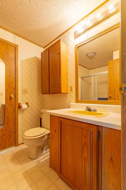 Bath - 22532 Packer Dr #3, Shell Knob, MO 65747 photo 1 of 4