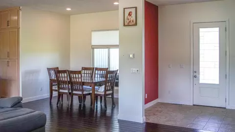 Entry Way - 866 State Highway Dd, Marshfield, MO 65706 photo 1 of 1
