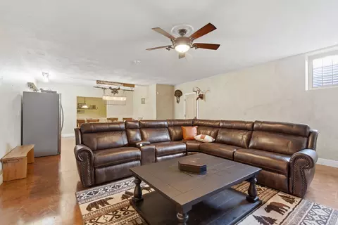 Living - 833 State Route Am, Cabool, MO 65689 photo 4 of 5