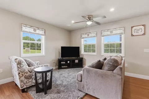 Living - 833 State Route Am, Cabool, MO 65689 photo 5 of 5