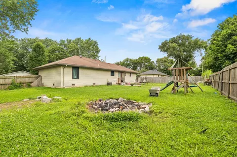 Exterior - 104 Maple St, Clever, MO 65631 photo 4 of 6
