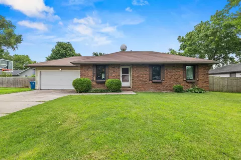104 Maple St, Clever, MO 65631