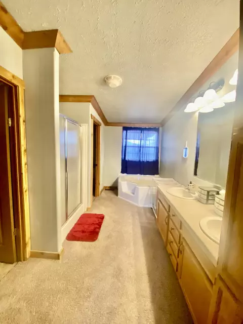 Bath - 11 S Dade 203, Everton, MO 65646 photo 1 of 4