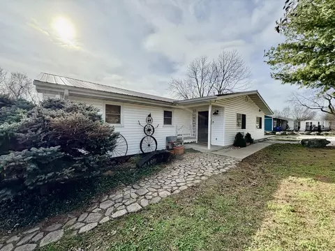 203 Wynes Cir, Greenfield, MO 65661