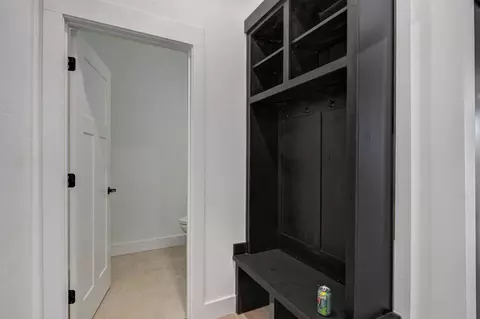 Entry Way - 2925 W Teton Dr, Springfield, MO 65810 photo 1 of 2
