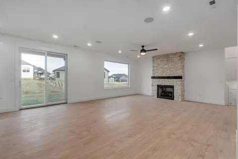 Living - 2925 W Teton Dr, Springfield, MO 65810 photo 2 of 2