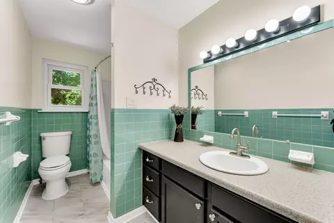 Bath - 5740 S Lakeview Ter, Springfield, MO 65810 photo 2 of 3