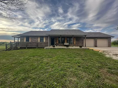 783 NW 43p Rd, Clinton, MO 64735