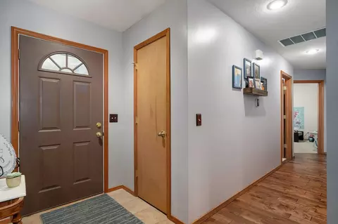 Entry Way - 3407 W Vincent Dr, Springfield, MO 65810 photo 2 of 2