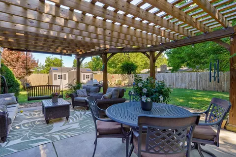 Exterior - 3407 W Vincent Dr, Springfield, MO 65810 photo 4 of 17