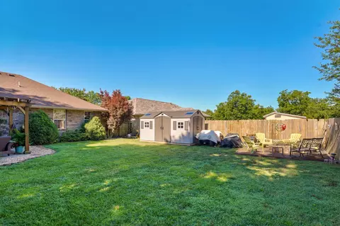 Exterior - 3407 W Vincent Dr, Springfield, MO 65810 photo 12 of 17