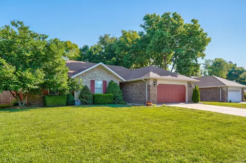 Exterior - 3407 W Vincent Dr, Springfield, MO 65810 photo 16 of 17