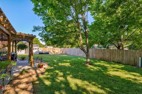 Exterior - 3407 W Vincent Dr, Springfield, MO 65810 photo 11 of 17