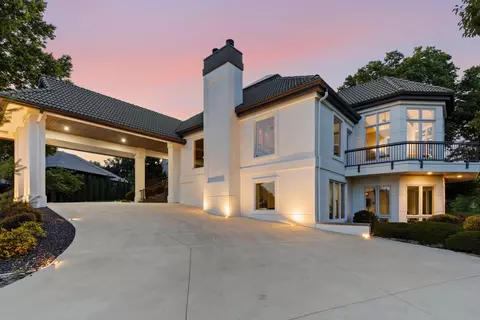 Exterior - 3711 E Castlebay Ct, Springfield, MO 65809 photo 4 of 24
