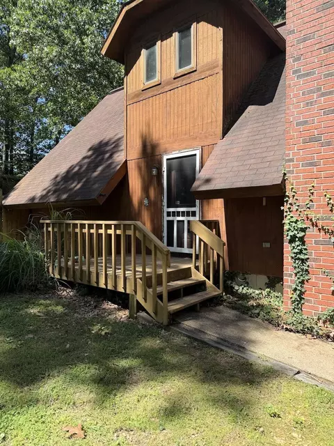 Exterior - 949 Maple St, Cabool, MO 65689 photo 5 of 14