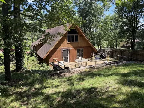 Exterior - 949 Maple St, Cabool, MO 65689 photo 11 of 14