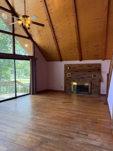 Living - 949 Maple St, Cabool, MO 65689 photo 3 of 5