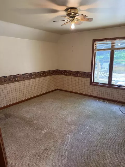 Bedroom - 949 Maple St, Cabool, MO 65689 photo 2 of 3